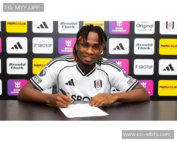 埃泽成英超历史第三人连续三年最后一场比赛破门追平贝巴凯恩纪录