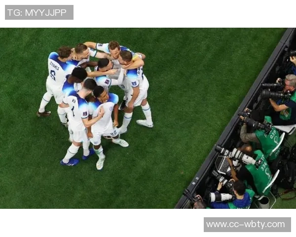 埃泽成英超历史第三人连续三年最后一场比赛破门追平贝巴凯恩纪录